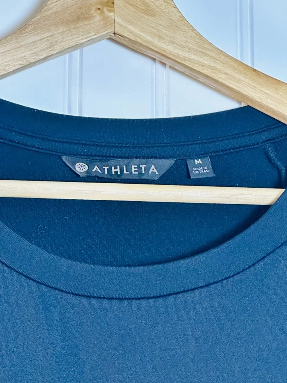 Athleta Snappy Sweatshirt sleek, stretchy, lightweight, casual, travel. - Picture 7 of 11
